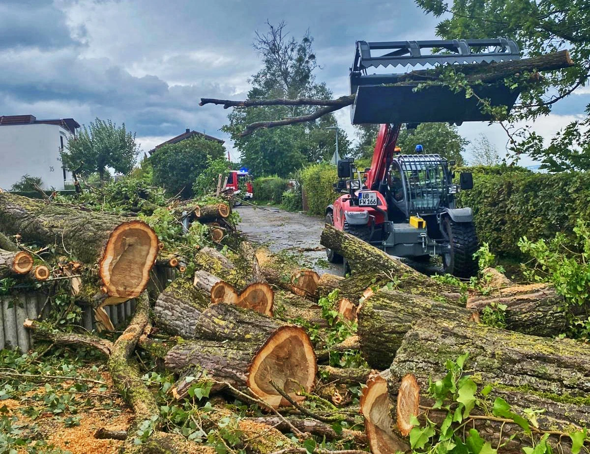 Bodensee'de Fırtına : Evleri Su Bastı Yollar Kapandı