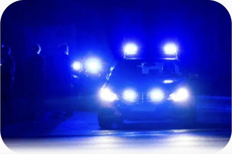 Saarbrücken'de Otoparkta Bıçaklı Saldırı: Yaşlı Adam Ağır Yaralandı