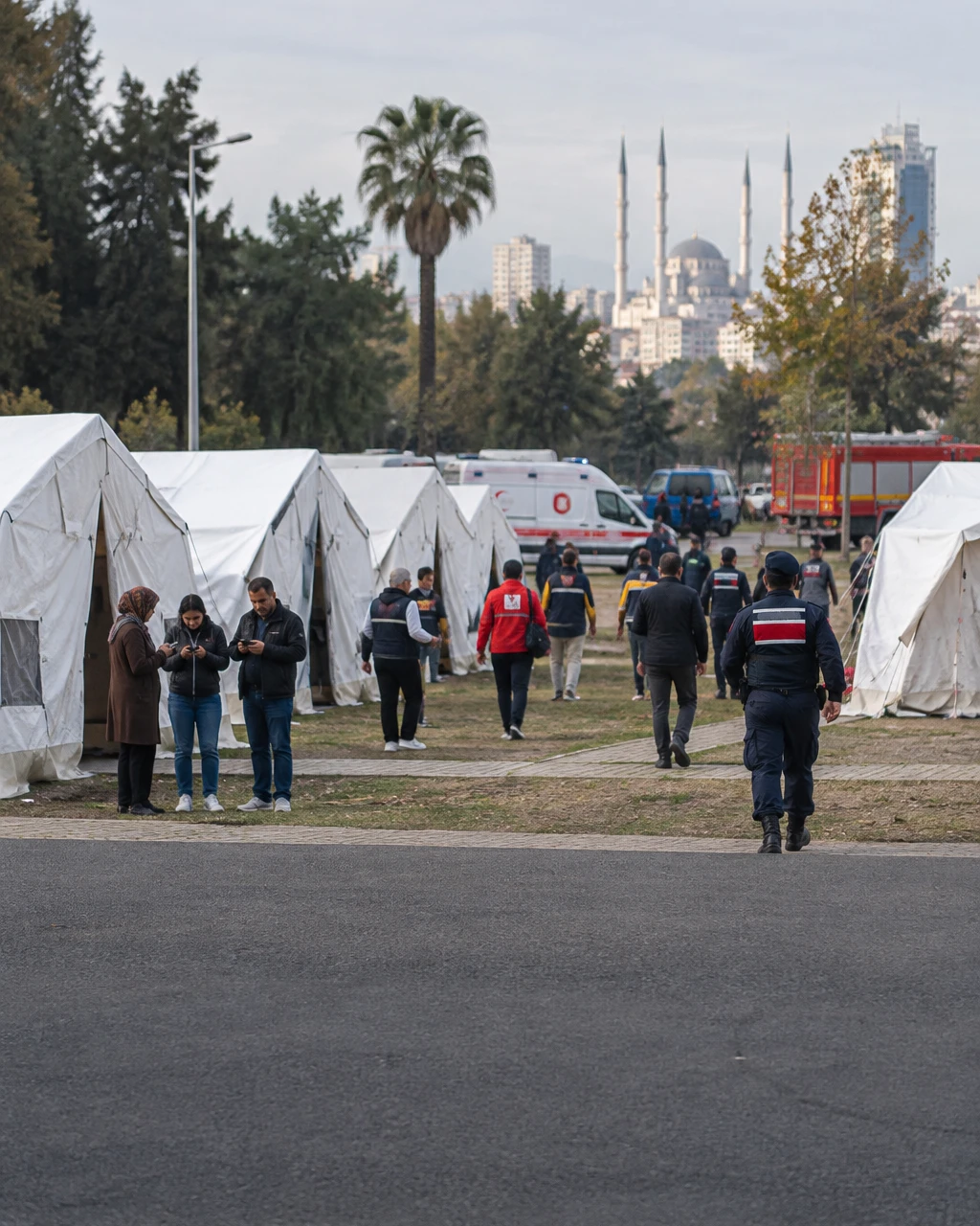 Peş Peşe Üç Deprem: Üşümezsoy Bölgede Büyük Deprem Beklemediğini Söyledi